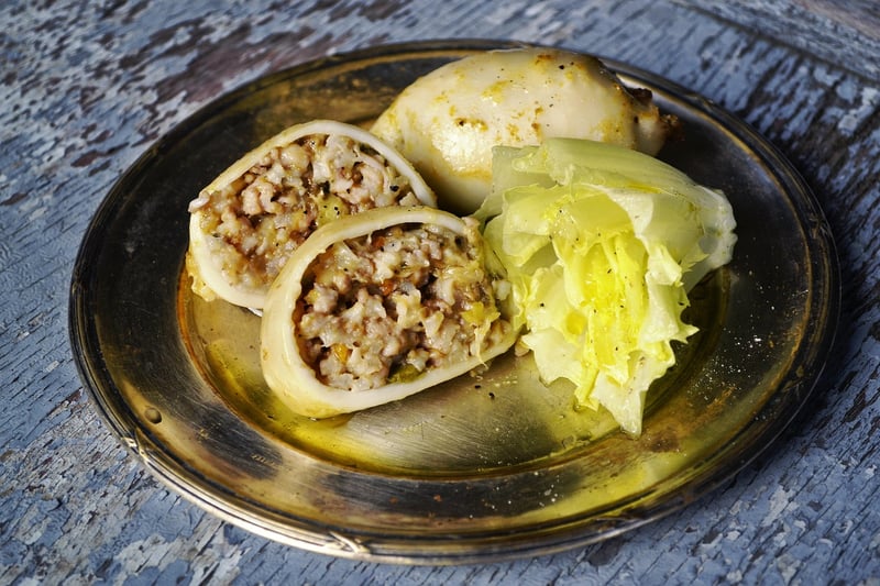 Mediterranean twist plate